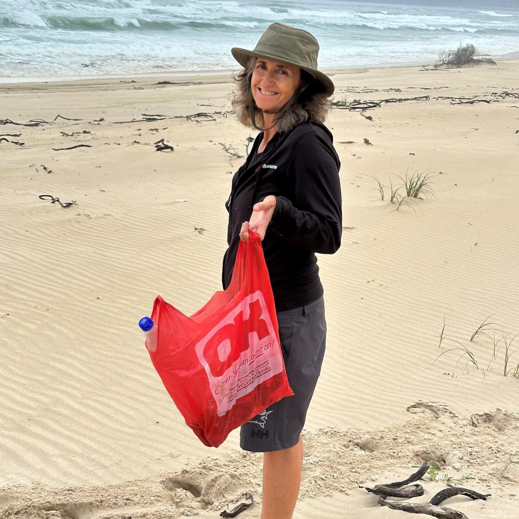 beach clean-AYnKw38- (1)